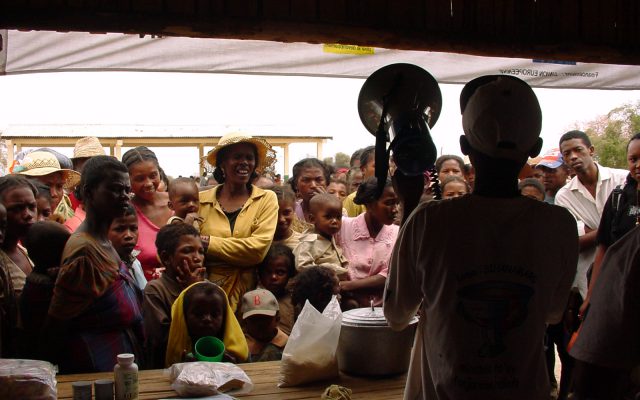 Awareness-raising in Madagascar ©Gret