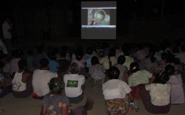 Projections ciné-débats au Myanmar ©Gret